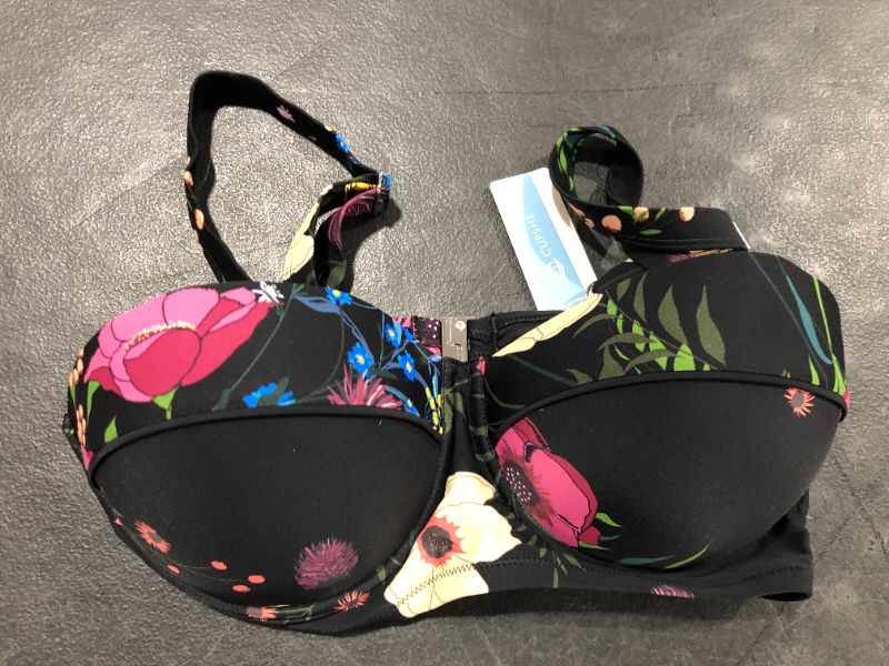 Photo 1 of Cupshe Black Bikini Top with Floral Pattern 0X