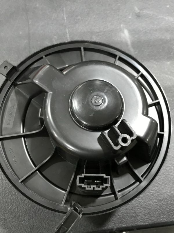 Photo 3 of Air Conditioner W/Wheel Blower Motor