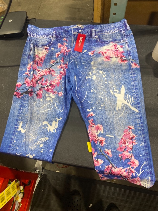 Photo 1 of 5XL jean designed leggings with floral print 