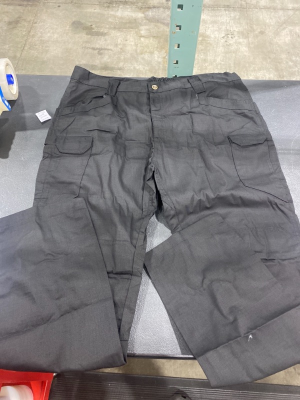 Photo 1 of 3XL, black cargo jeans