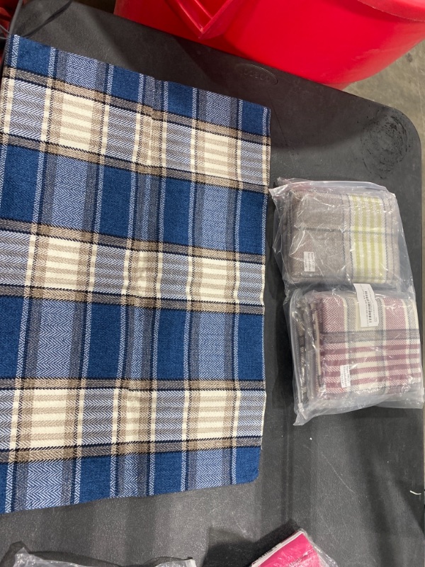 Photo 1 of 24X24 PLAID TABLE CLOTHS, PACK OF 4 ASSORTED DIFFERENT COLORS 
