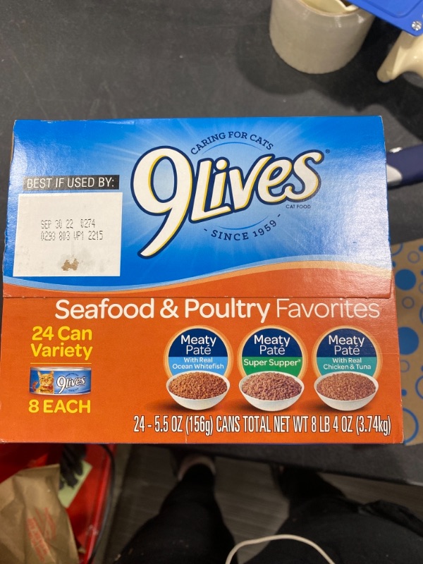 Photo 2 of 9 Lives Seafood & Poultry Favorites Wet Cat Food Variety (24 Pack), 5.5 Ounce
EXP: 09.30.22
