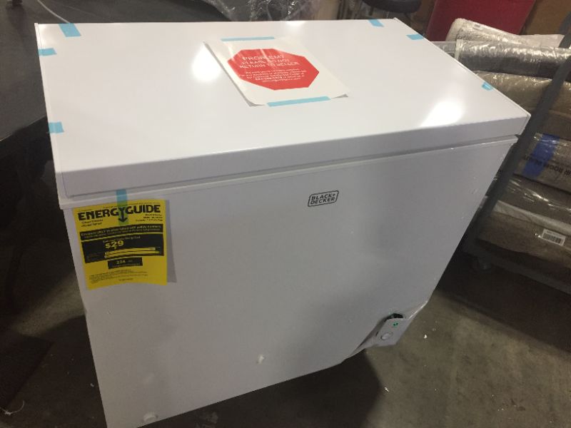 Photo 2 of Black+Decker Bcfk706 Chest Freezer, White
