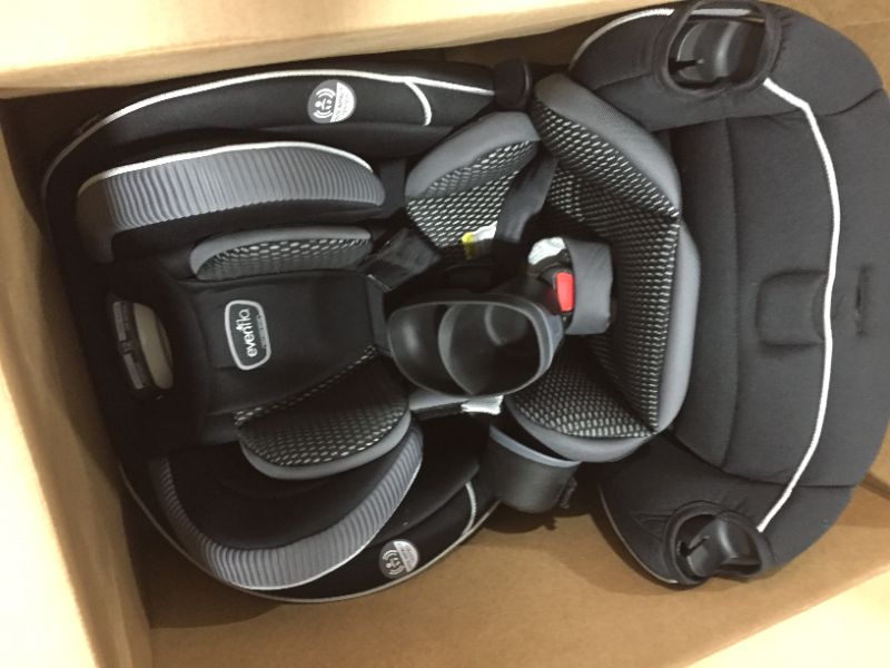 Photo 2 of Evenflo Everyfit 4-in-1 Convertible Car Seat
