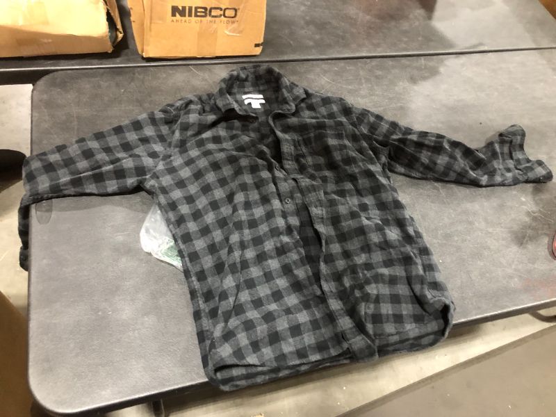 Photo 1 of AMAZON BASICS BLACK PLAID FLANNEL SHIRT, SIZE MEDIUM