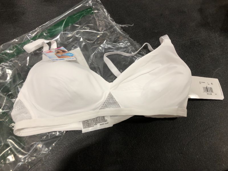 Photo 2 of Hanes Womens Oh So Light Foam ComfortFlex Fit Wirefree Bra White S