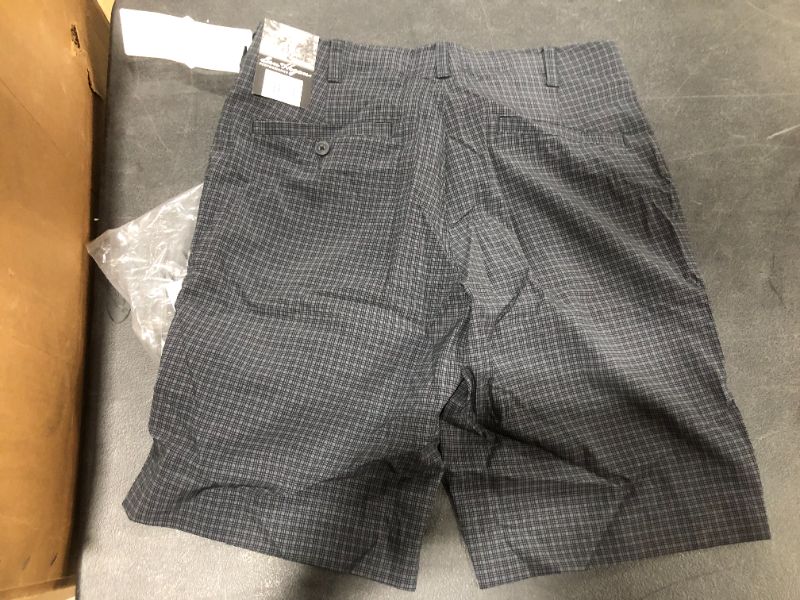 Photo 1 of BEN HOGAN PERFORMANCE GOLF SHORTS, SIZE 32, GREY