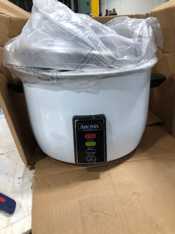 Photo 2 of Aroma Housewares 60-Cup (Cooked) (30-Cup UNCOOKED) Commercial Rice Cooker (ARC-1033E)
