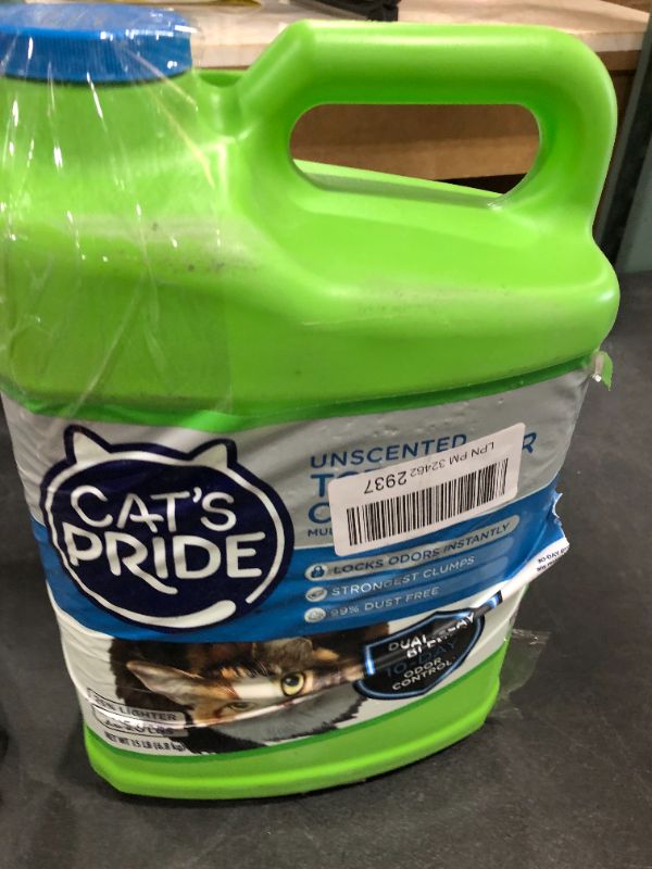 Photo 2 of Cat's Pride Total Odor Control, Unscented Multi-Cat Clumping Litter, Odor Locking and 99% Dust Free, 15 lbs.