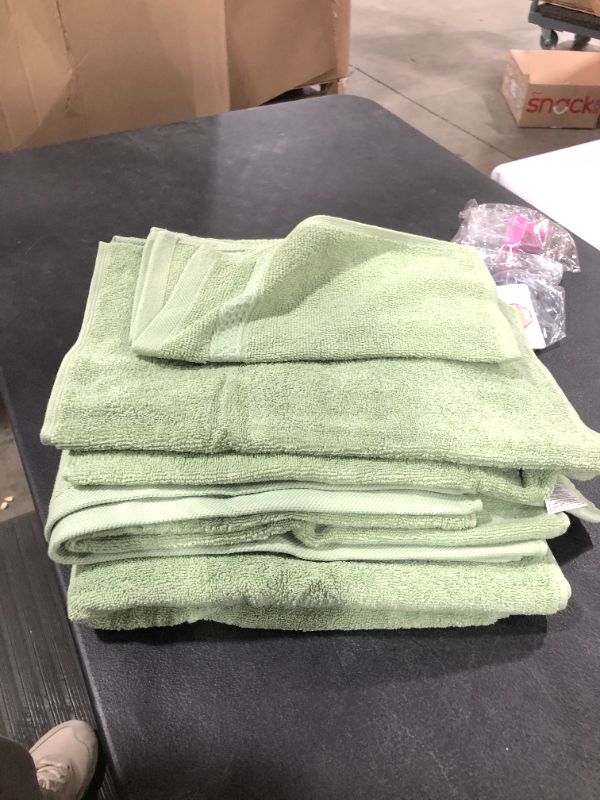 Photo 1 of GREEN TOWELS Vary in size(8pc)