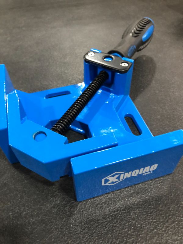 Photo 1 of Angle clamp (JH027b)
