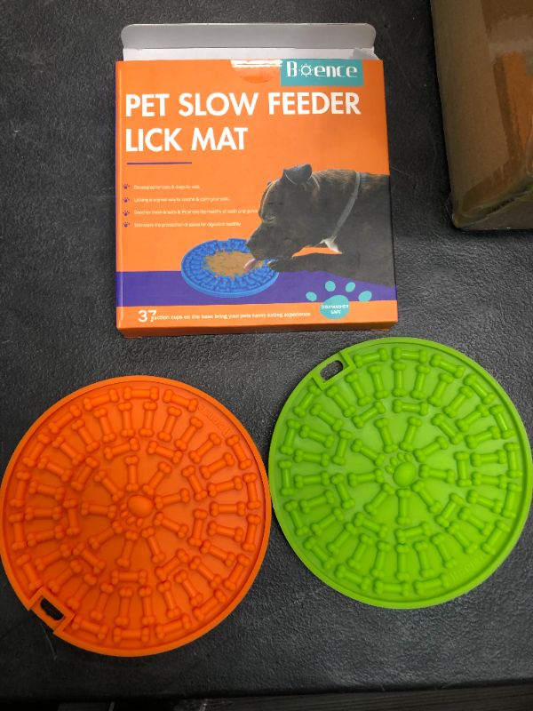 Photo 2 of BAGOKIE 2 Dog Lick Pads for pet Bathing, Grooming and Training?Green-Orange?
