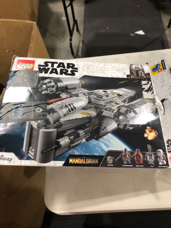 Photo 1 of LEGO Star Wars: The Mandalorian The Razor Crest 75292 Exclusive Building Kit, New 2020 (1,023 Pieces)