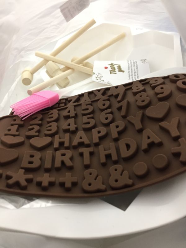 Photo 1 of 16 PCS Heart Molds - Heart Molds for Chocolate Includes 1x Breakable Heart Mold -1x Small Heart Molds - 4x Wood Hammers - 1x Number and 1x Letter Molds - 1x Piping Bag - 6x Nozzles -1x Coupler
2pack