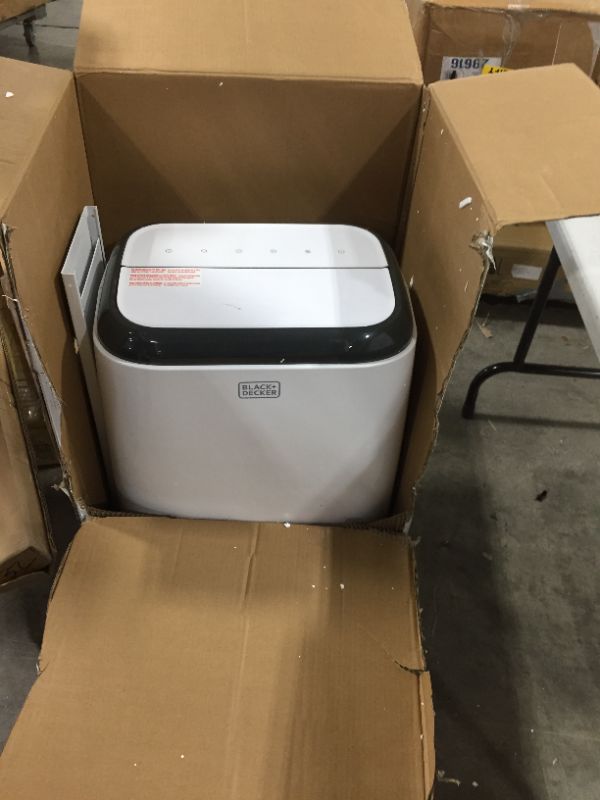 Photo 3 of BLACK+DECKER BPP05WTB Portable Air Conditioner with Remote Control, 5,000 BTU SACC/CEC (8,000 BTU ASHRAE), White

