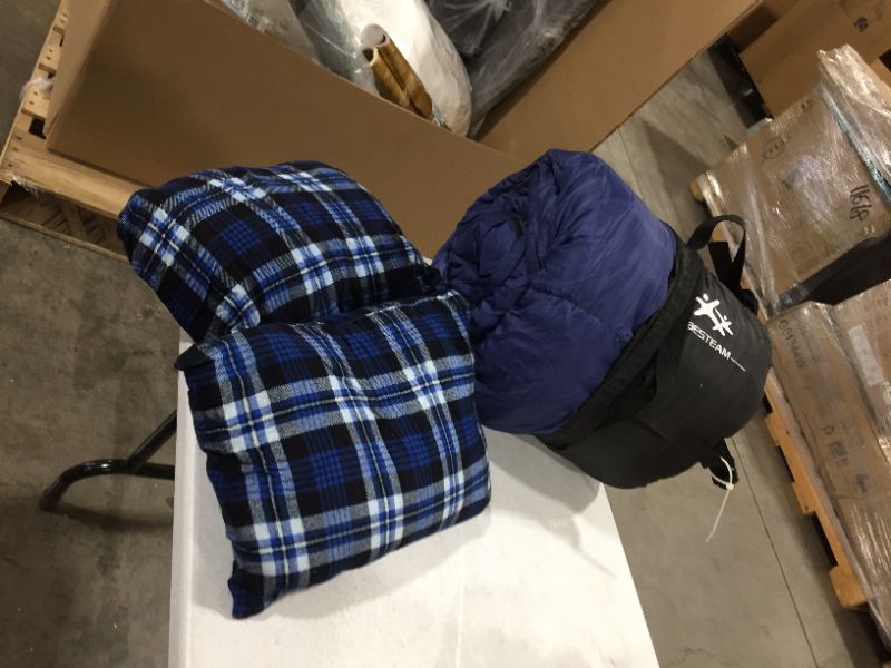 Photo 1 of best team sleeping bag