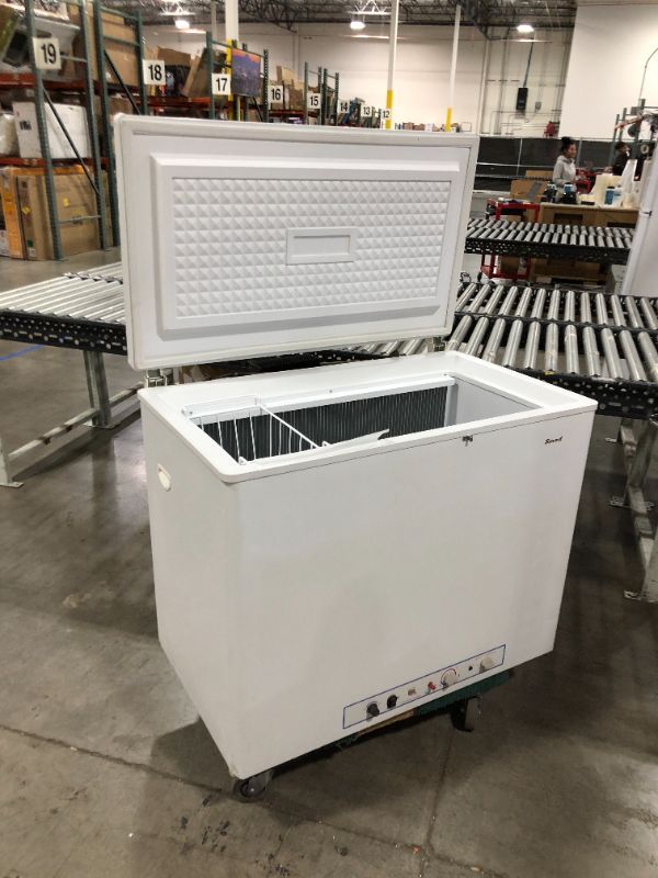 Photo 2 of Smad 7 Cu.ft Propane Freezer 2-Way 110 volts & LP Gas Chest Freezer for Indoor & Outdoor Automotive Off Grid Hunting & Fishing, White