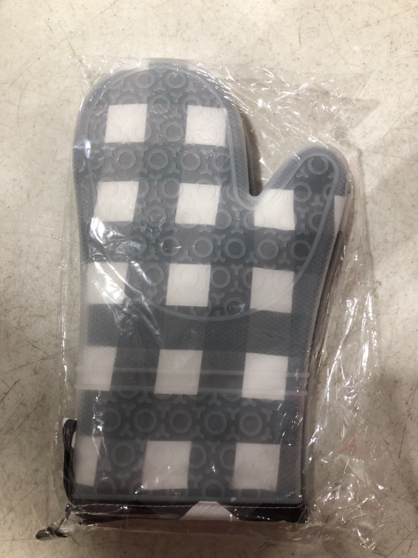 Photo 1 of 1 PAIR SILICONE OVEN MITTS. 