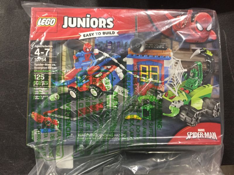 Photo 2 of LEGO Juniors/4+ Marvel Super Heroes Spider-Man vs. Scorpion Street Showdown 10754 Building Kit (125 Pieces)
