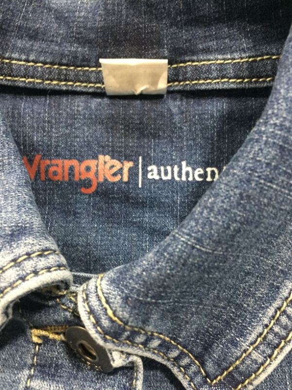 Photo 3 of Wrangler Authentics Women's Authentics Denim Jacket
SIZE s