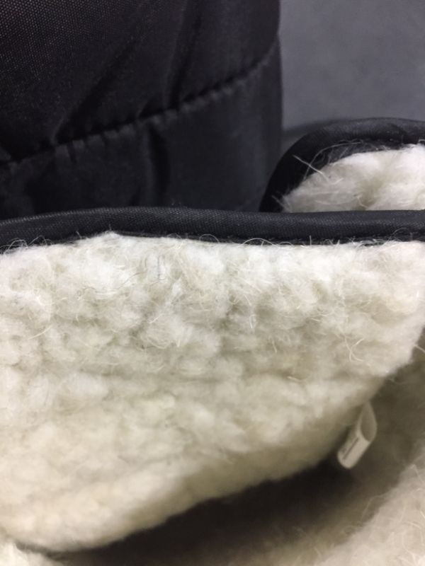Photo 1 of ENPLEI snow boots winter boots warm plus plush cotton shoes waterproof thickening boots size40
