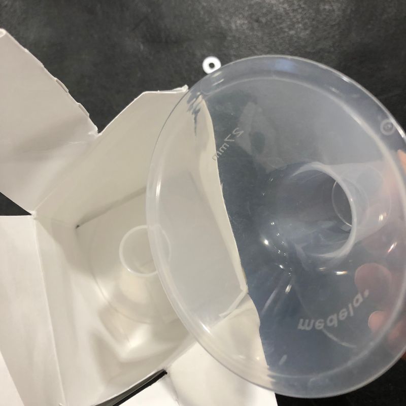 Photo 2 of Medela PersonalFit Breast Shields - 27mm
