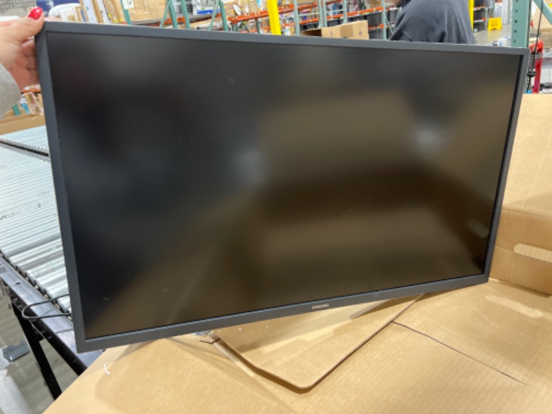 Photo 4 of UJ59 Series U32J590UQN 32" LED 4K UHD FreeSync Monitor (DisplayPort, HDMI)