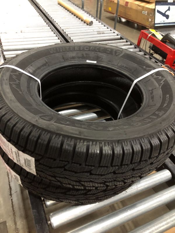 Photo 1 of (2 pack) FIRESTONE WINTERFORCE 2 (215/70R15 98S)

