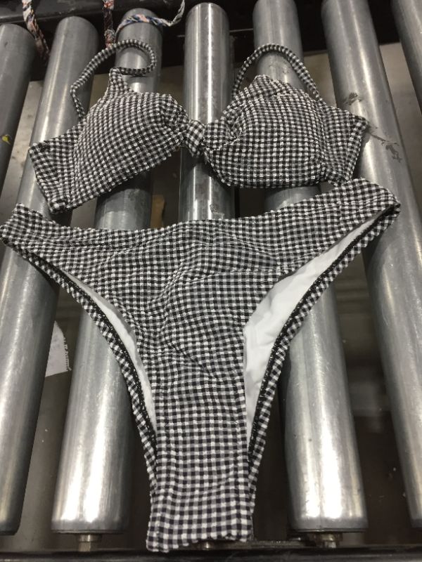 Photo 2 of Cute Gingham Knotted Low Rise Bikini (S}
