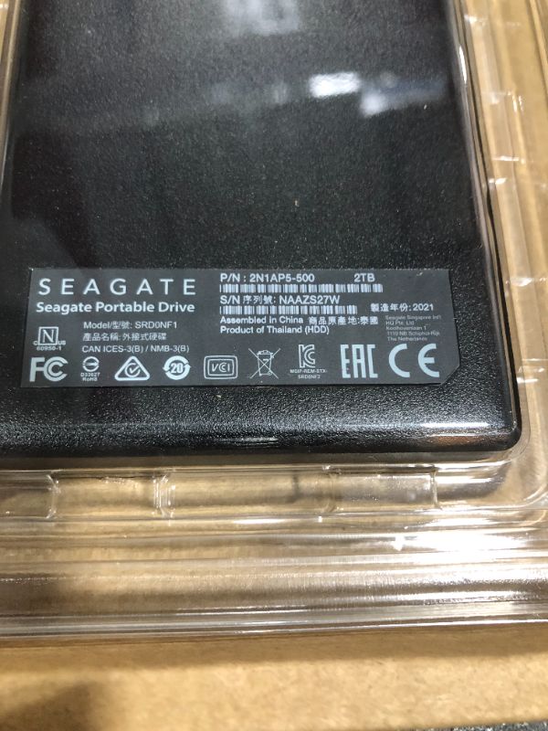 Photo 4 of Seagate Expansion Portable 2TB External Hard Drive HDD USB 3.0 (STGX2000400)
