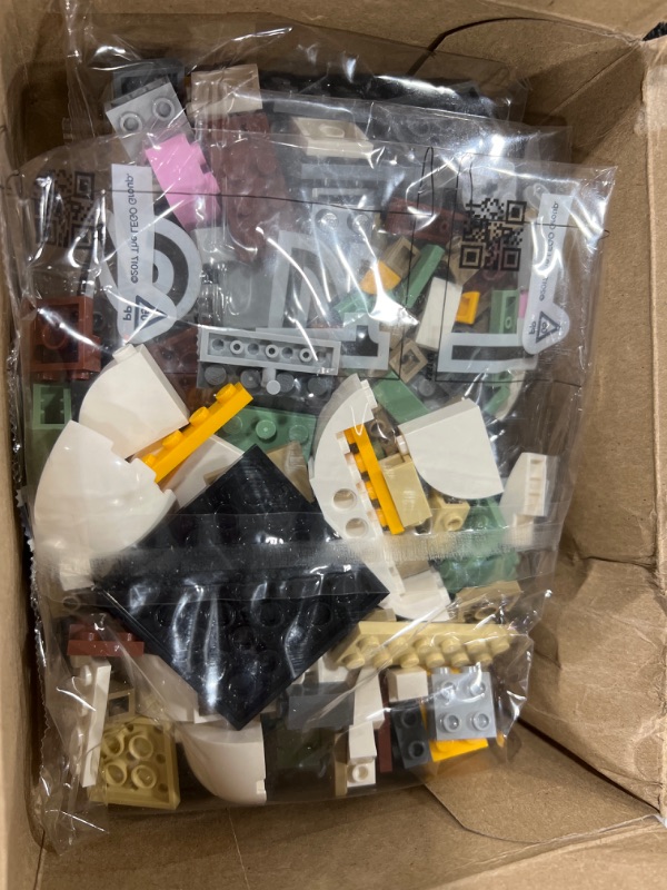 Photo 2 of LEGO BrickHeadz Star Wars The Mandalorian & The Child 75317 Building Kit, Toy for Kids and Any Star Wars Fan Featuring Buildable The Mandalorian and The Child Figures (295 Pieces)
