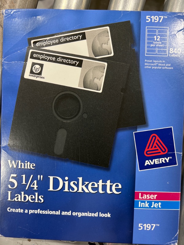 Photo 1 of Avery Diskette labels white 5 1/4 