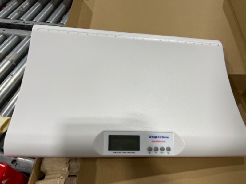 Photo 3 of Baby Scale, Digital Infant Scale, Multi-Function Digital Scale, Toddler Scale, Puppy Scale, Pet Scale, Auto-Holding Function, Large LCD Display, Feeding Comparison, Weights in pounds and Ounces
