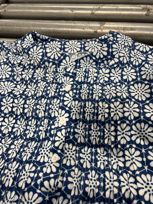 Photo 2 of women's Quarter Sleeve Blue Pattern Print Shirt,size Medium 