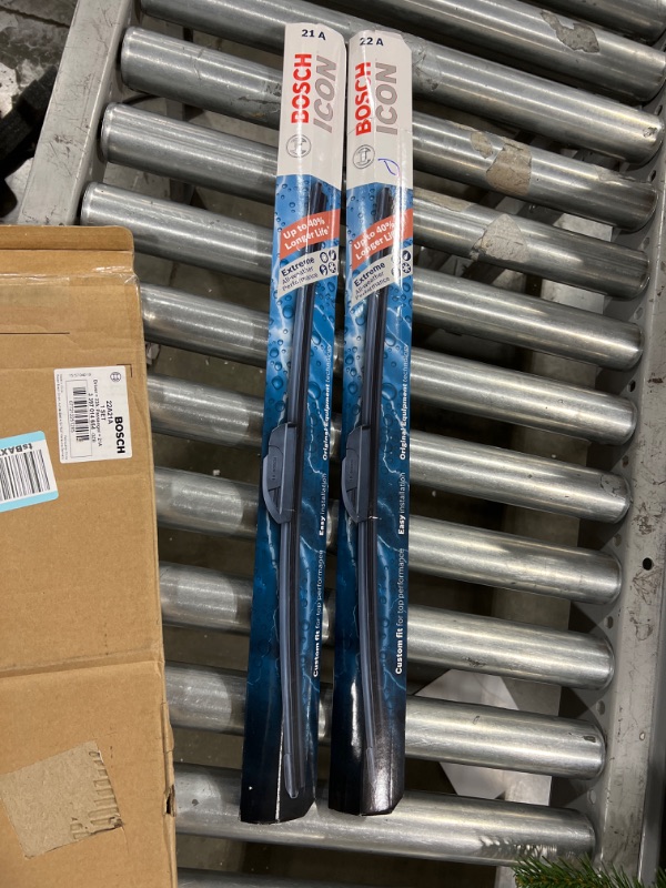 Photo 1 of Bosch Automotive ICON Wiper Blades 21A 22A set of 2
