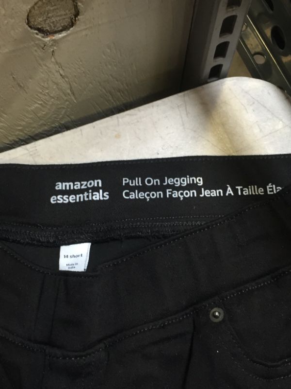 Photo 3 of AMAZON ESSENTIALS  PULL ON LEGGINGS BLACK 
SIZE 14 SHORT