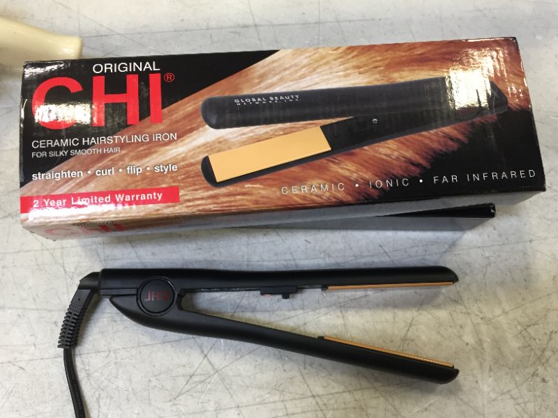 Photo 1 of Farouk CHI Ceramic 1 Inch Flat Iron 