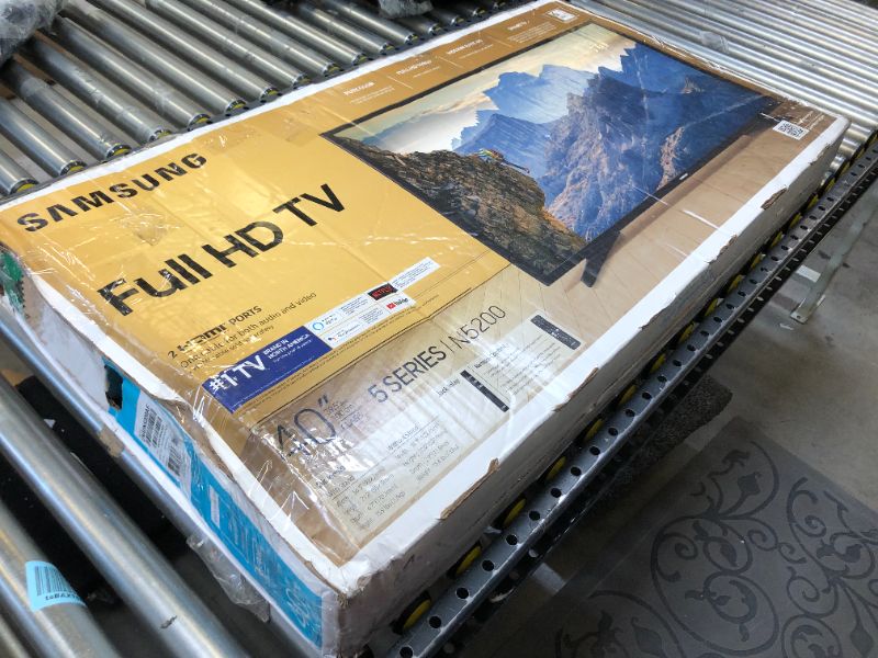 Photo 5 of SAMSUNG 40-inch Class LED Smart FHD TV 1080P (UN40N5200AFXZA, 2019 Model)

