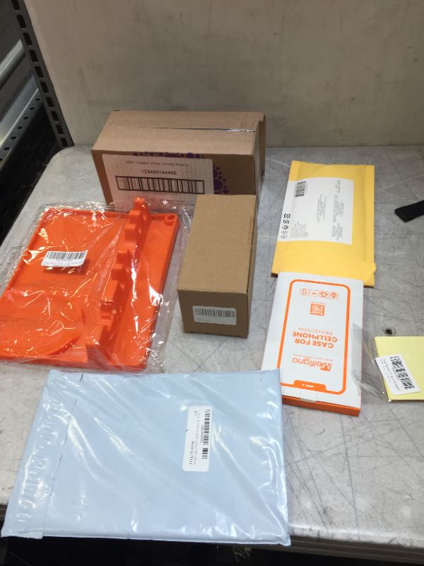 Photo 1 of various items 