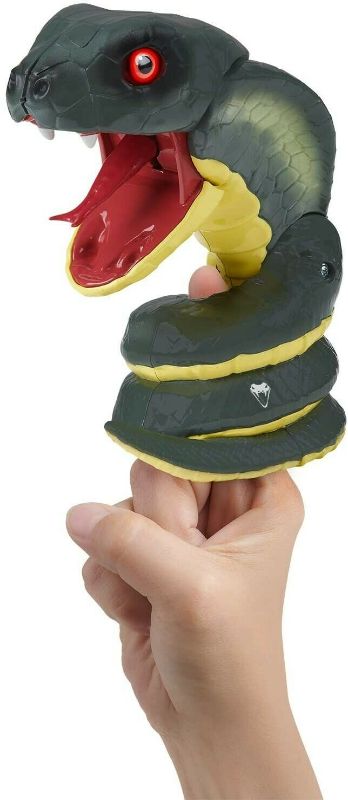 Photo 1 of Fingerlings Untamed FANG Snake Interactive, NEW
