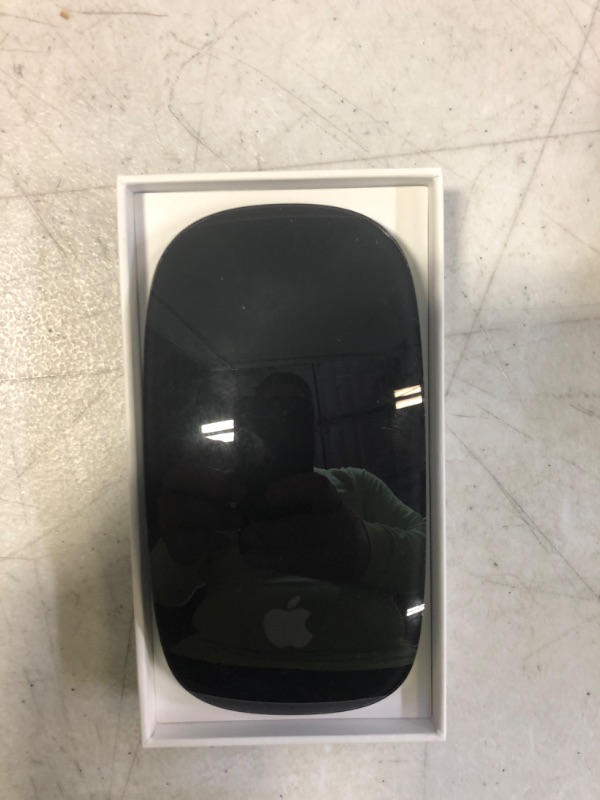 Photo 2 of Apple Magic Mouse ??????? (Wireless, Rechargable) - Black Multi-Touch Surface
