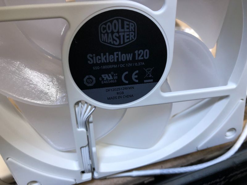 Photo 3 of Cooler Master MasterLiquid ML240L V2 RGB White AIO CPU Cooler - 240mm