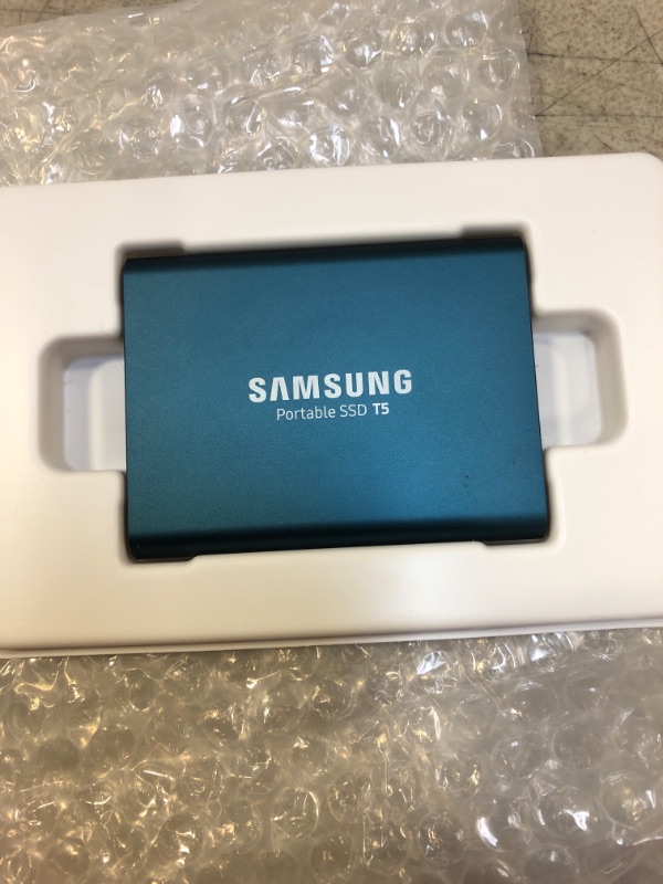 Photo 2 of Samsung T5 500GB USB 3.1 Pocket Size Portable External SSD (Blue)
