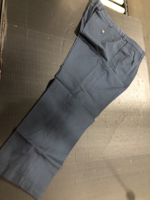 Photo 1 of Essentials Men's Big & Tall Relaxed-fit Wrinkle-Resistant Pleated Chino Pant 44x30 