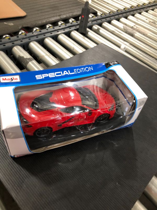 Photo 2 of Maisto 1:18 Special Edition 2020 Chevrolet Corvette Stingray Z51 - Red