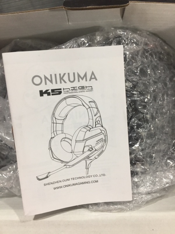 Photo 3 of ONIKUMA Gaming Headset with Microphone, Gaming Headphones Stereo 7.1 Surround Sound PS4 Headset 50mm Drivers, 3.5mm Audio Jack Over Ear Headphones Wired for PC Switch Playstation Xbox PS5 Laptop
