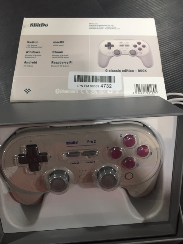Photo 1 of 8bitdo Pro 2 Bluetooth GamePad (G Classic Edition)
