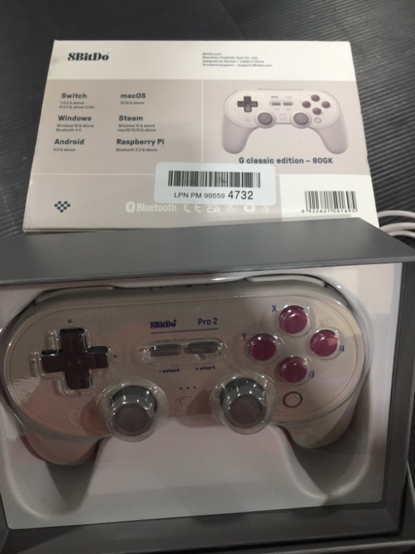 Photo 2 of 8bitdo Pro 2 Bluetooth GamePad (G Classic Edition)
