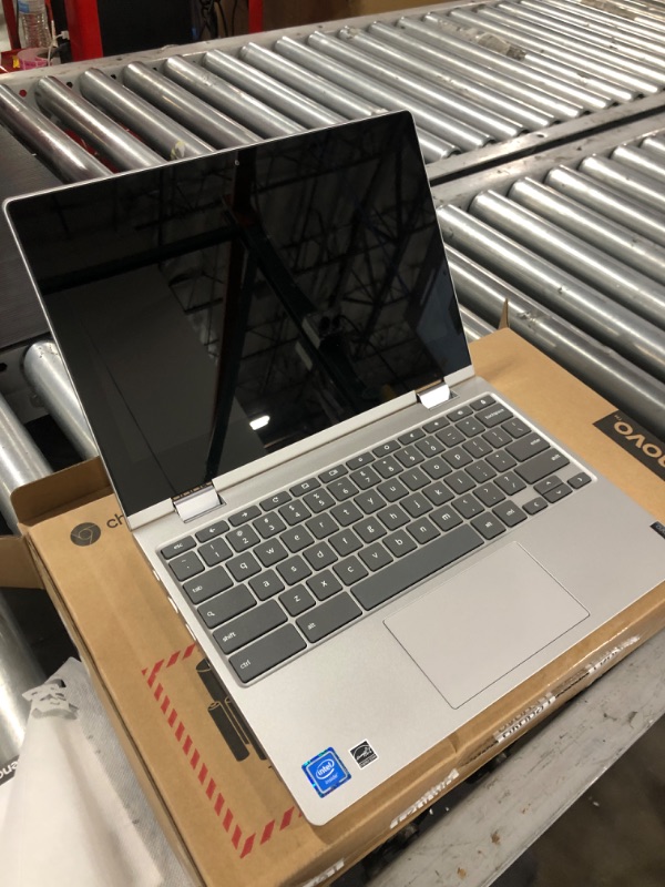 Photo 1 of Lenovo Chromebook C340-11 11.6" 32GB eMMC, Intel Celeron N4000, 1.10GHz, 4GB 81TA0010US
