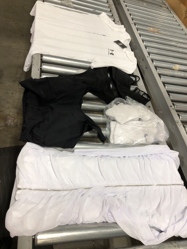 Photo 1 of Miscellaneous clothes sizes from S-2XL